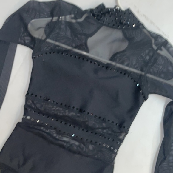 custom eleve performance leo / w/ crystals XS adult - Picture 3 of 3